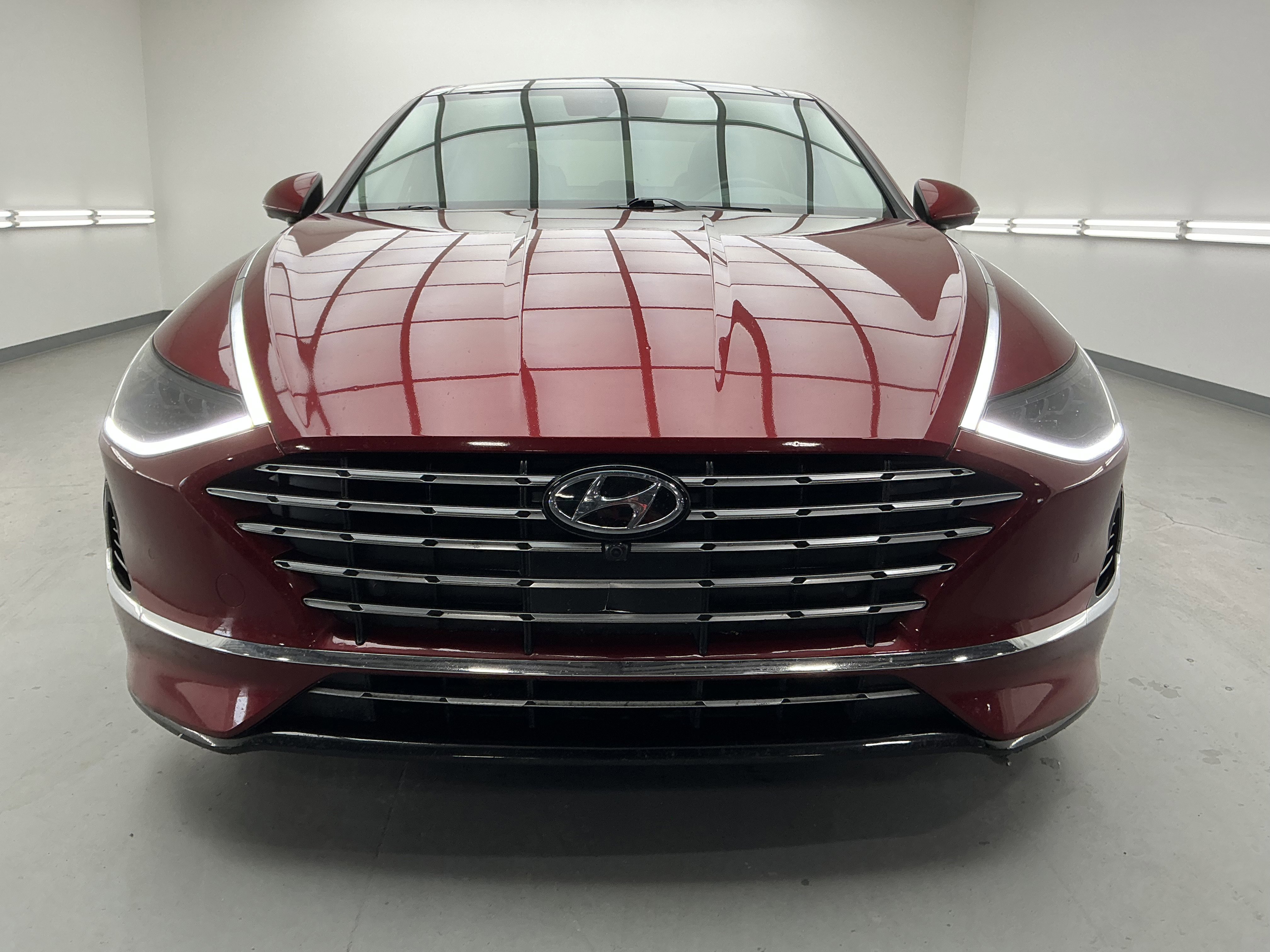 Used 2023 Hyundai Sonata Limited w/ Cargo Package image 2