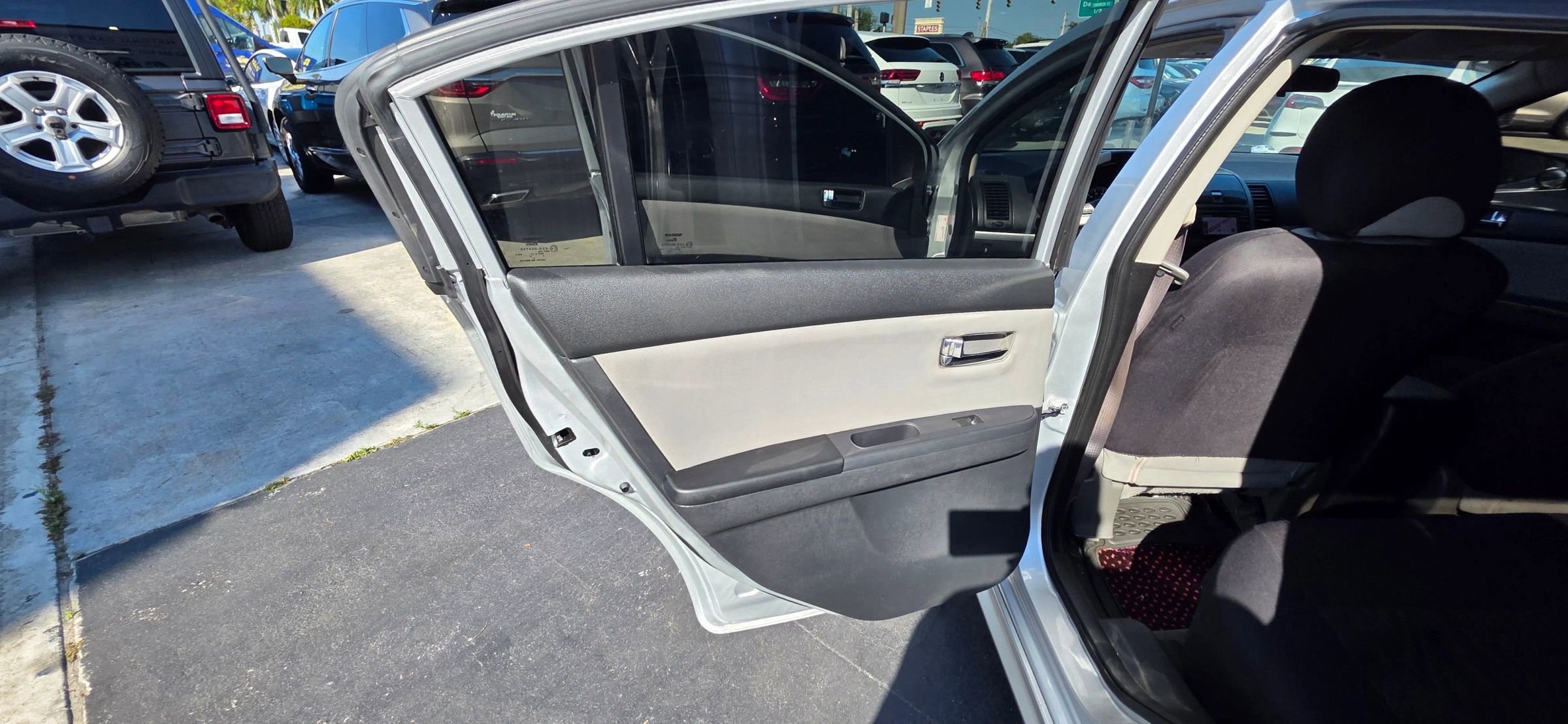 Used 2012 Nissan Sentra 2.0 SR w/ Special Edition Pkg image 18