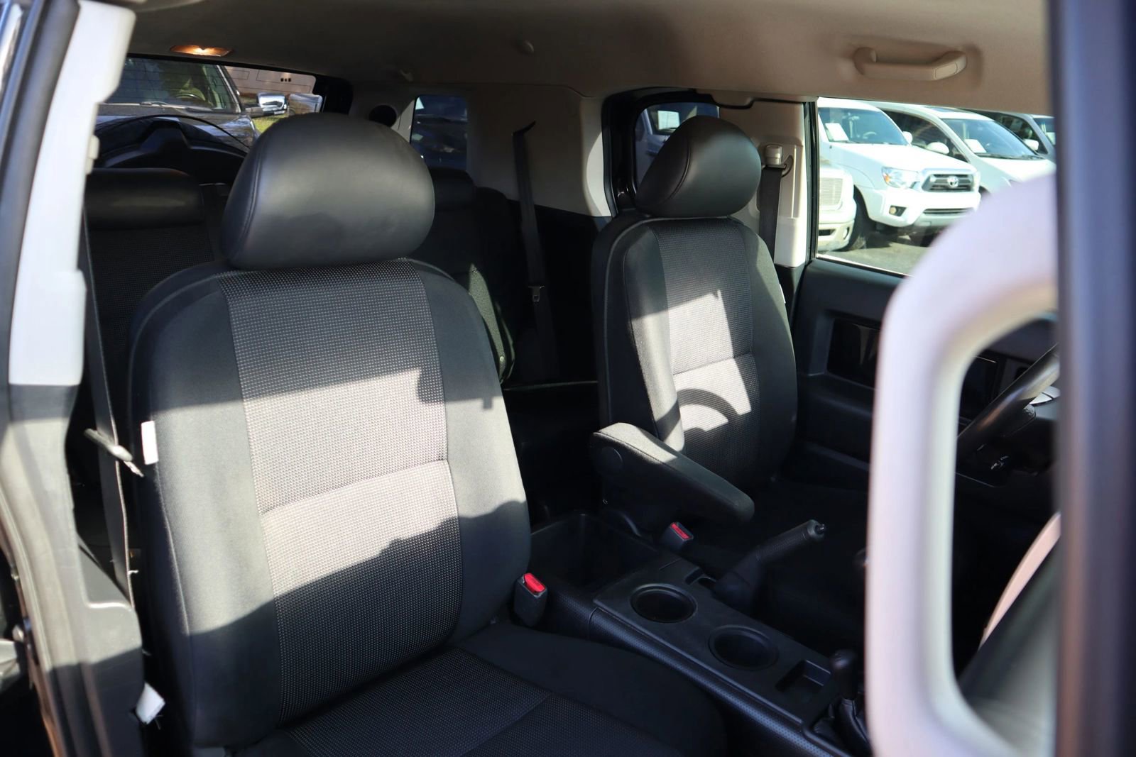 Used 2007 Toyota FJ Cruiser 4WD image 16