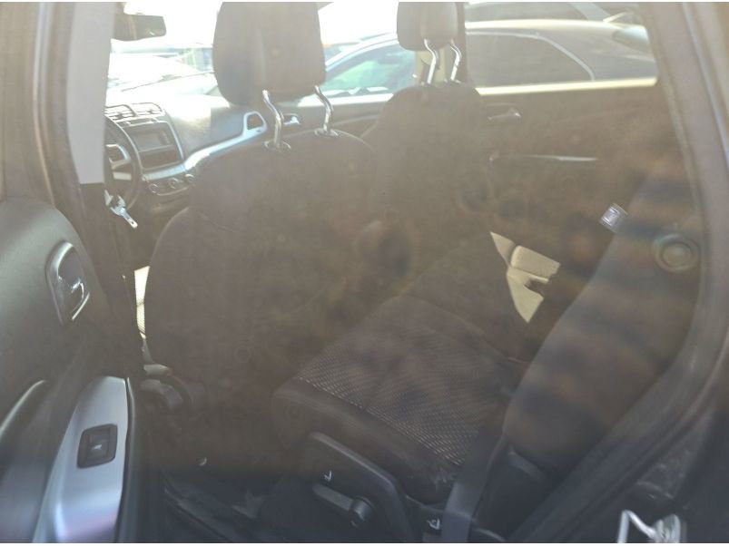 Used 2017 Dodge Journey SE w/ Flexible Seating Group image 12