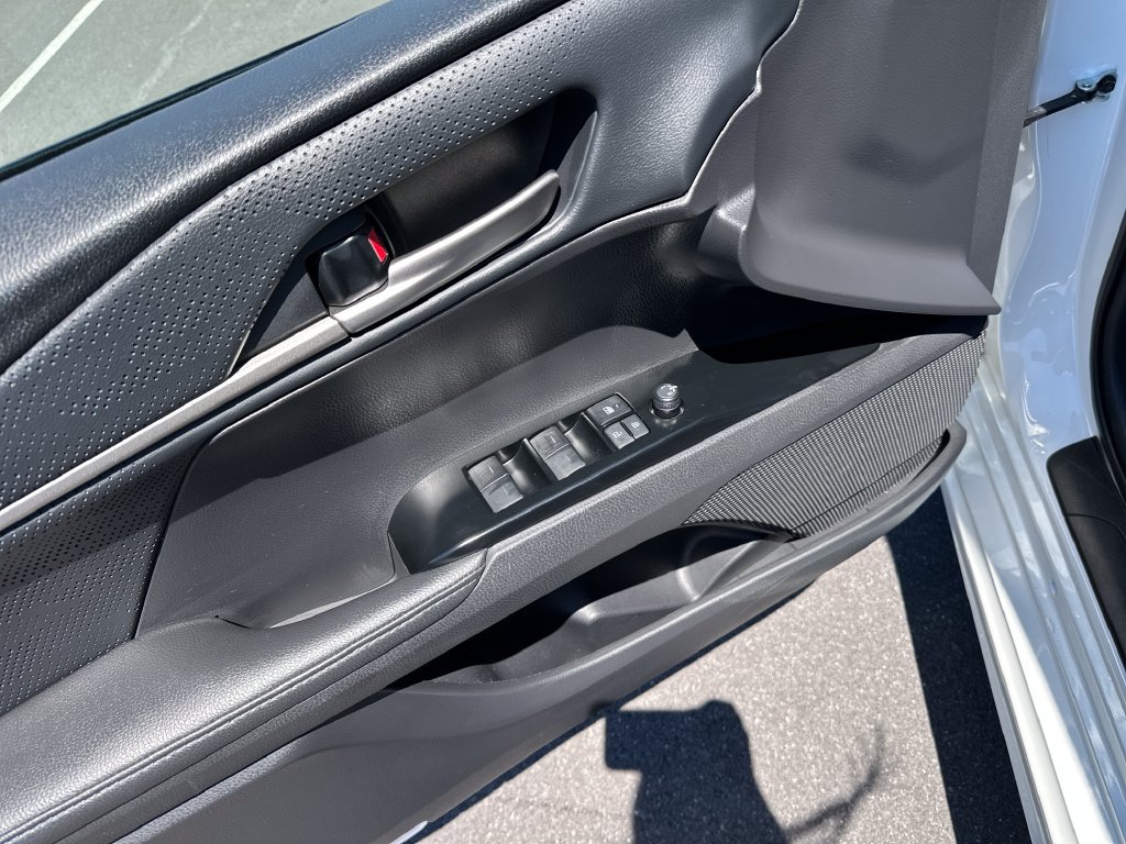 Used 2025 Toyota Camry XSE FWD image 29