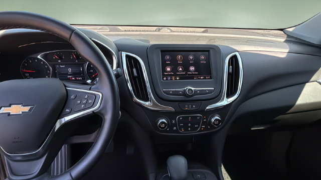 Used 2024 Chevrolet Equinox LT FWD image 12