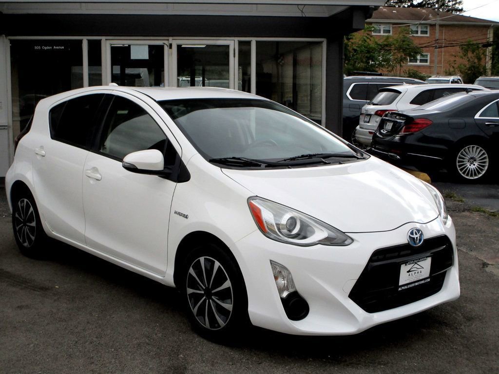 Used 2015 Toyota Prius C Two image 6