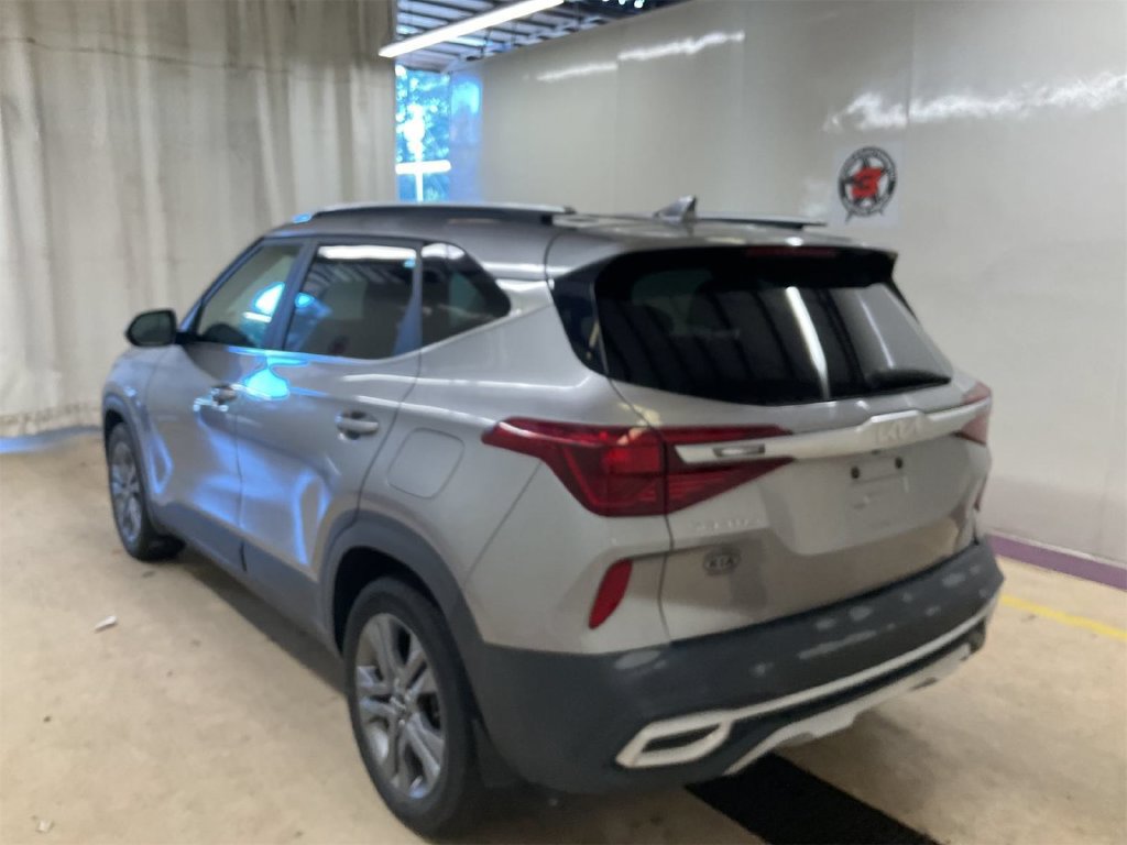 Used 2022 Kia Seltos S FWD image 2