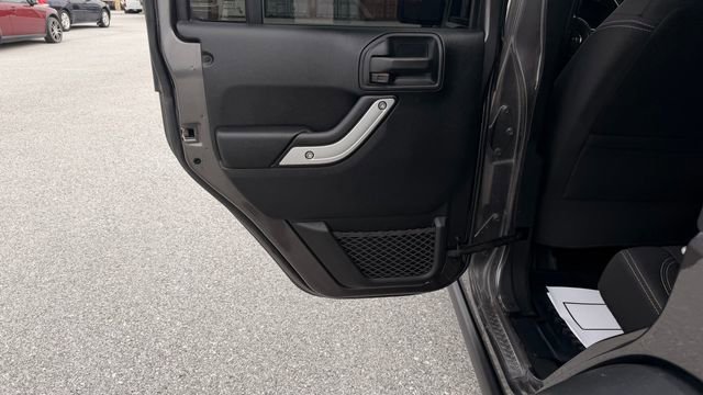 Used 2018 Jeep Wrangler Unlimited Rubicon image 35