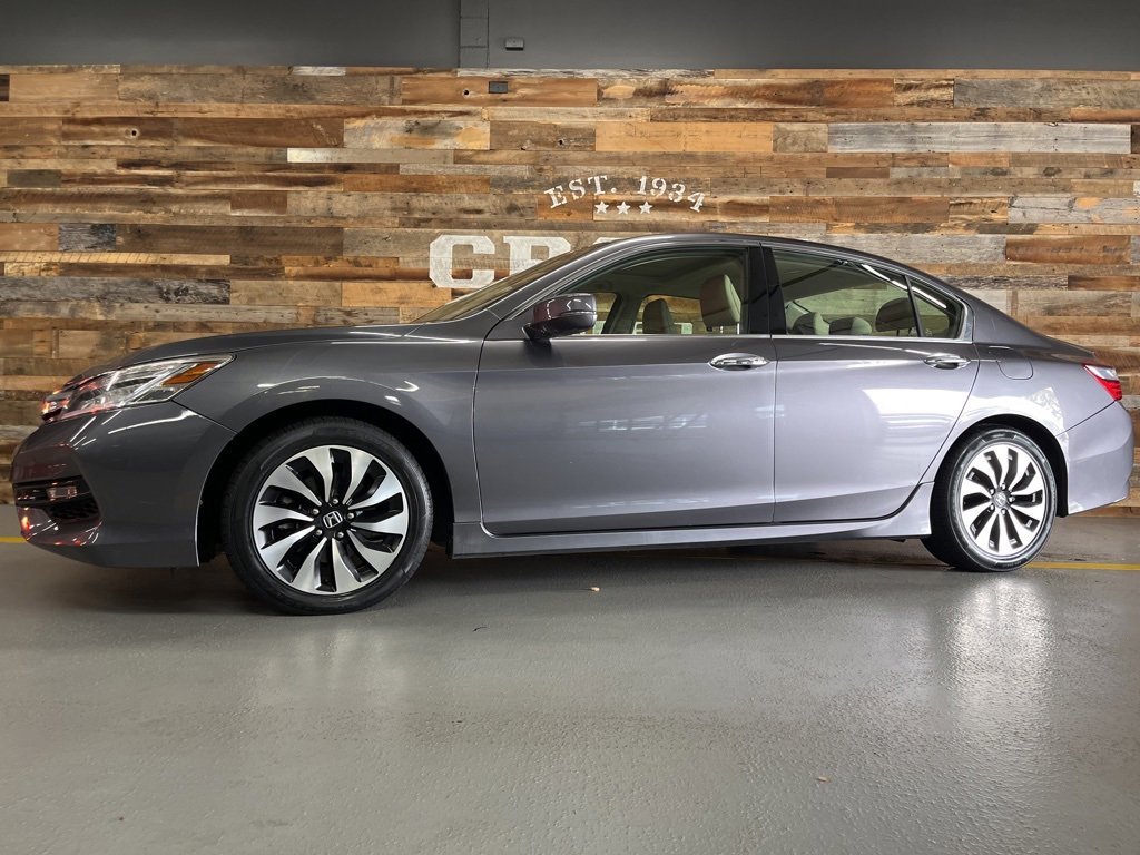 Used 2017 Honda Accord Touring image 57