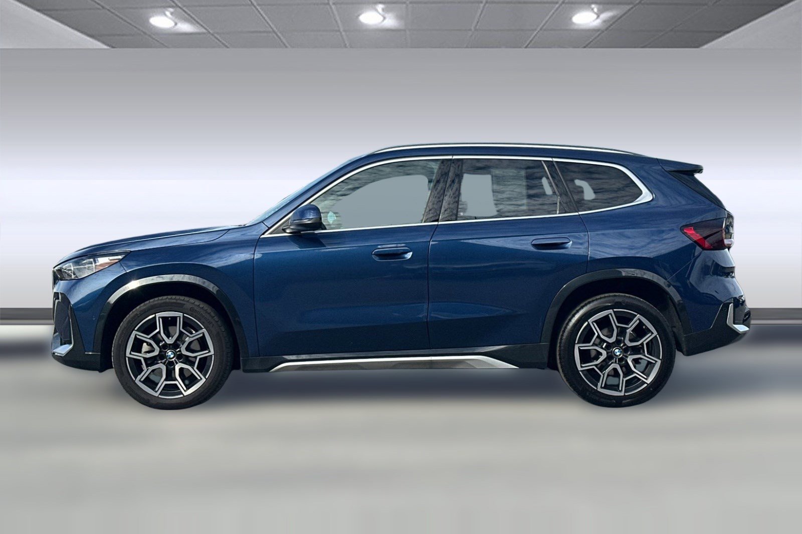 Used 2025 BMW X1 xDrive28i w/ Convenience Package image 2