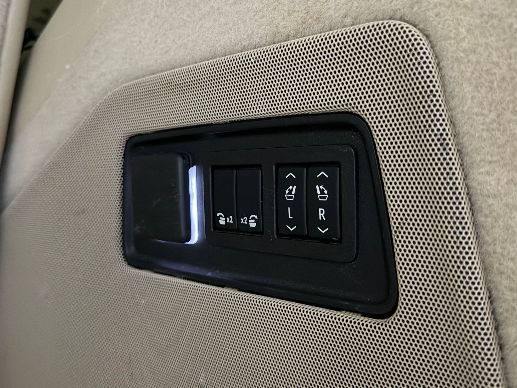 Used 2023 Cadillac Escalade Premium Luxury image 48