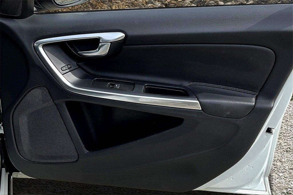 Used 2015 Volvo S60 T5 Platinum image 23