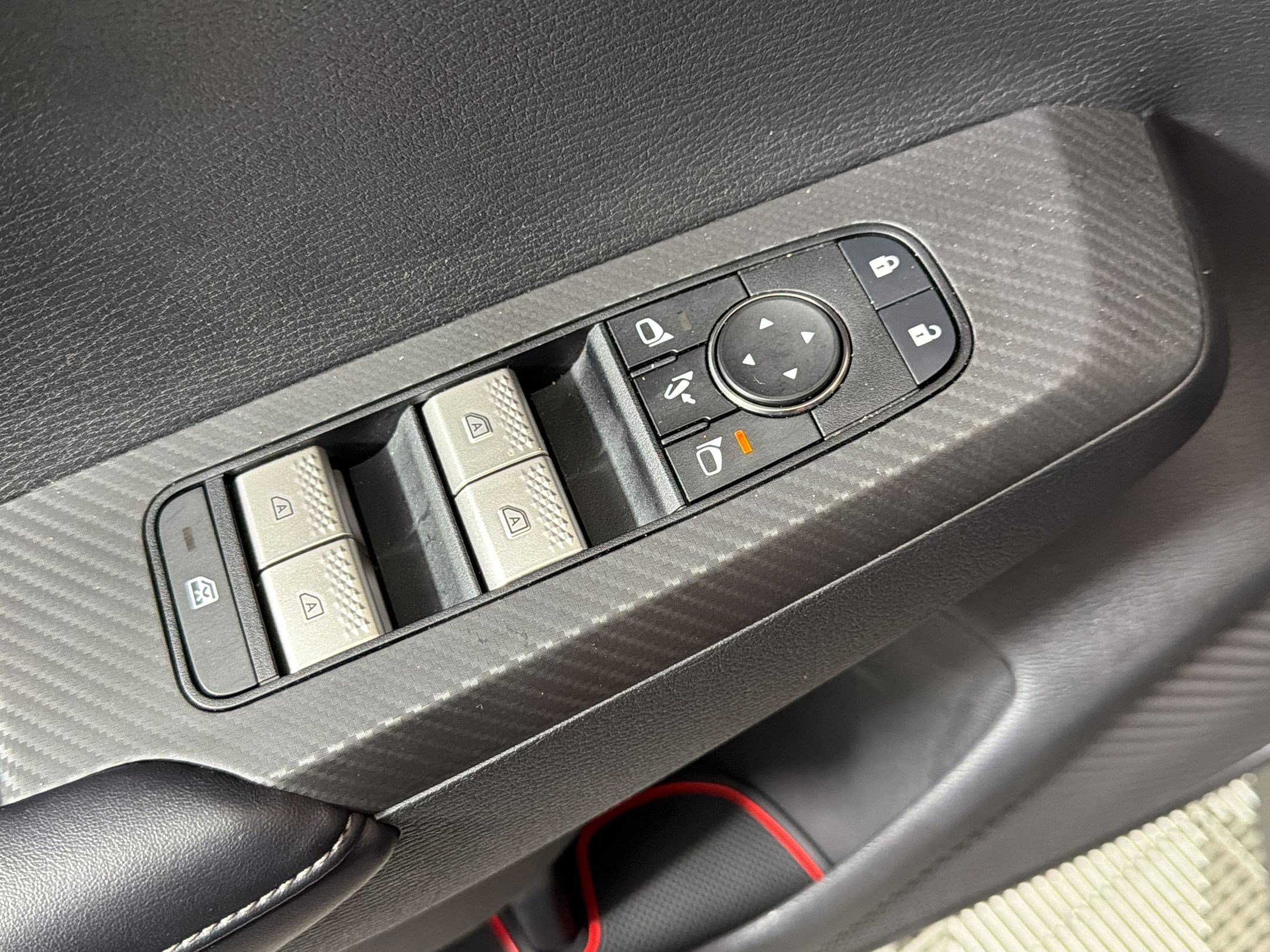 Used 2024 Mitsubishi Outlander SE FWD image 25