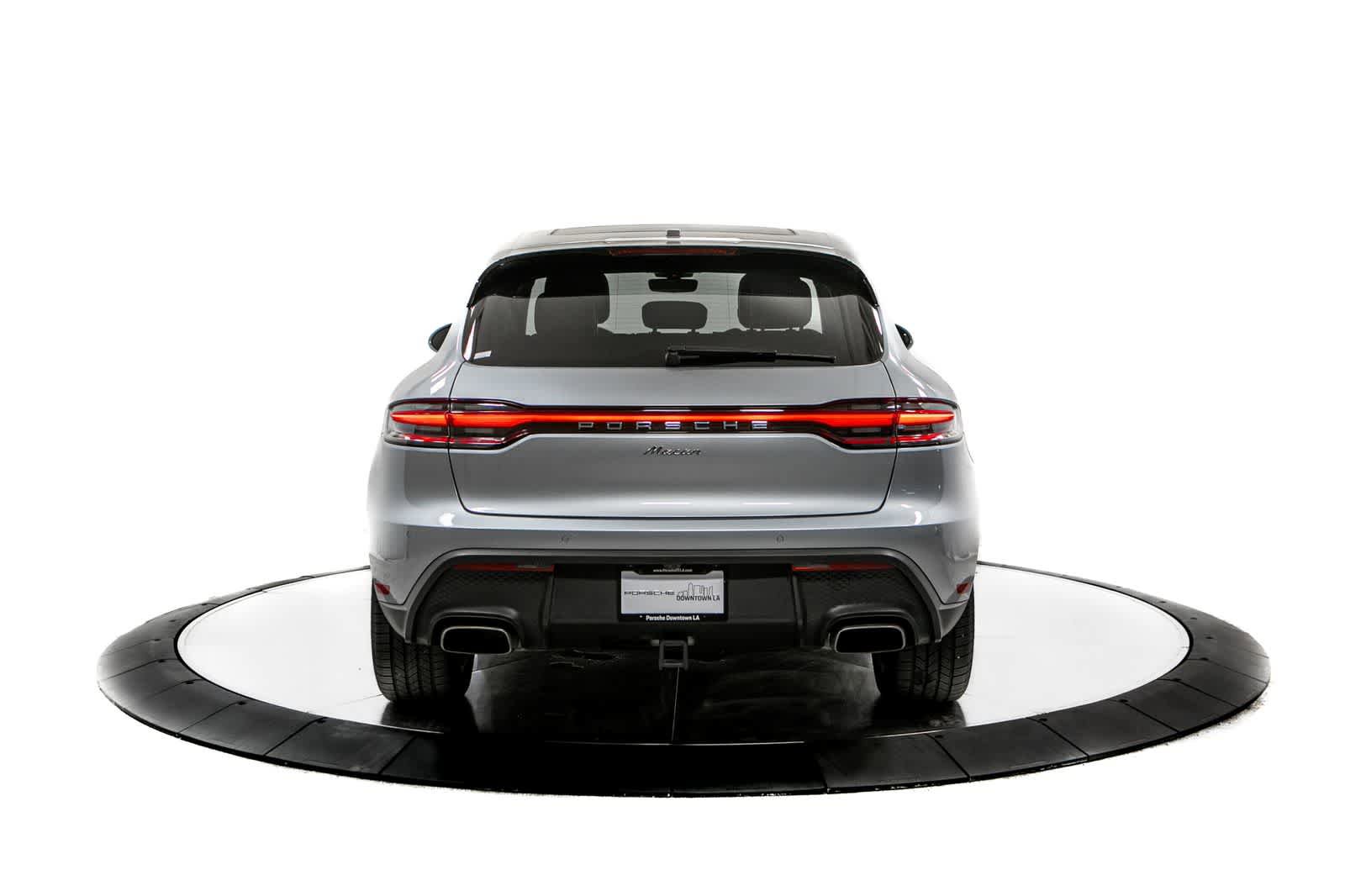 Certified 2024 Porsche Macan AWD/4WD image 6