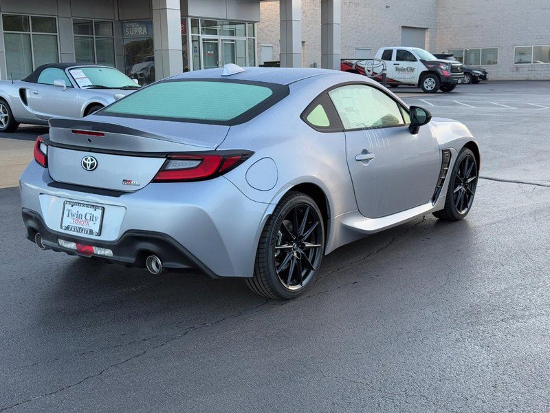 New 2025 Toyota GR86 Premium image 3