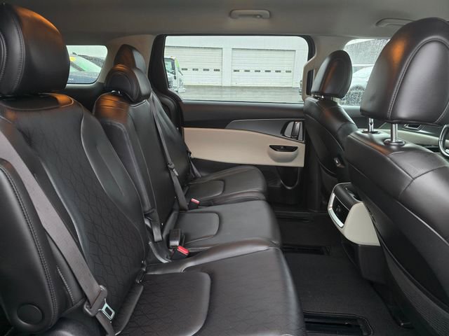 Certified 2022 Kia Carnival LX image 15