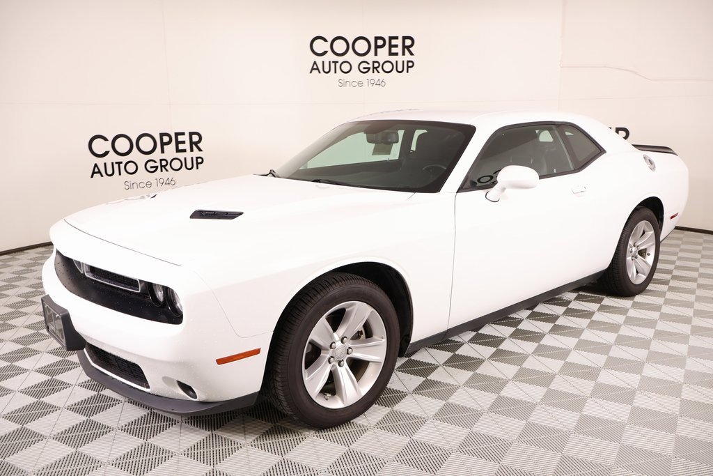 Used 2023 Dodge Challenger SXT image 9