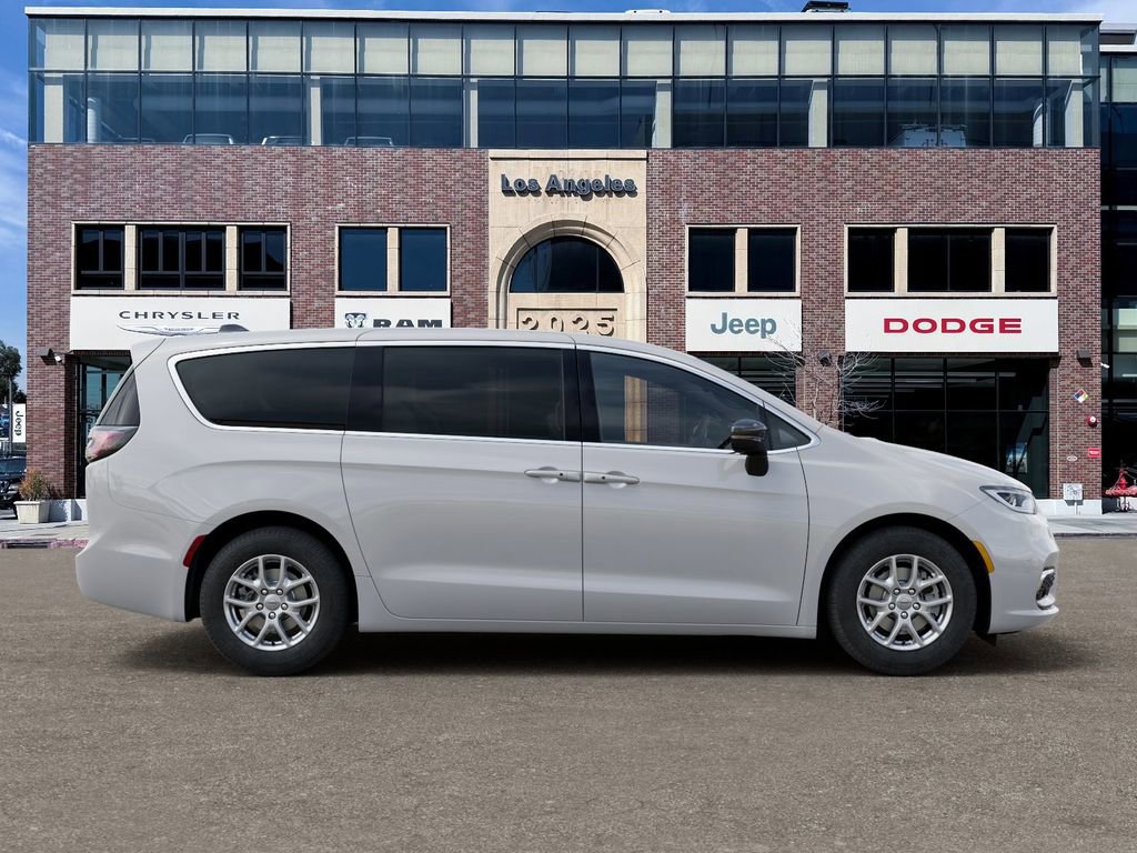New 2026 Chrysler Pacifica Select image 21