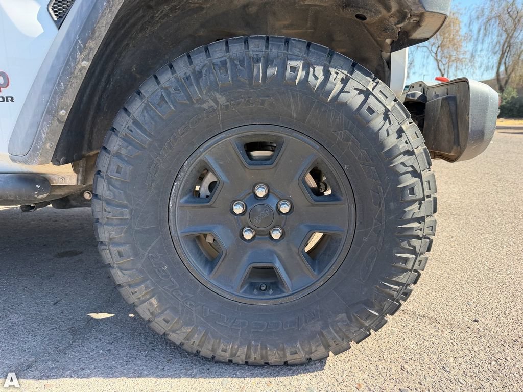 Used 2021 Jeep Gladiator Mojave w/ Trailer Tow Package AWD/4WD image 6