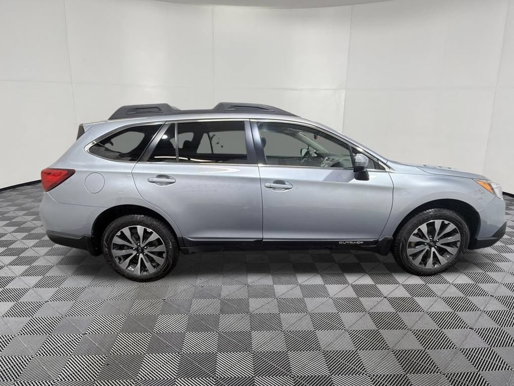 Used 2015 Subaru Outback 2.5i Limited AWD/4WD image 8