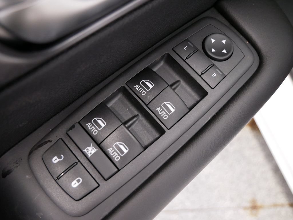 New 2026 Chrysler Voyager LX FWD image 20