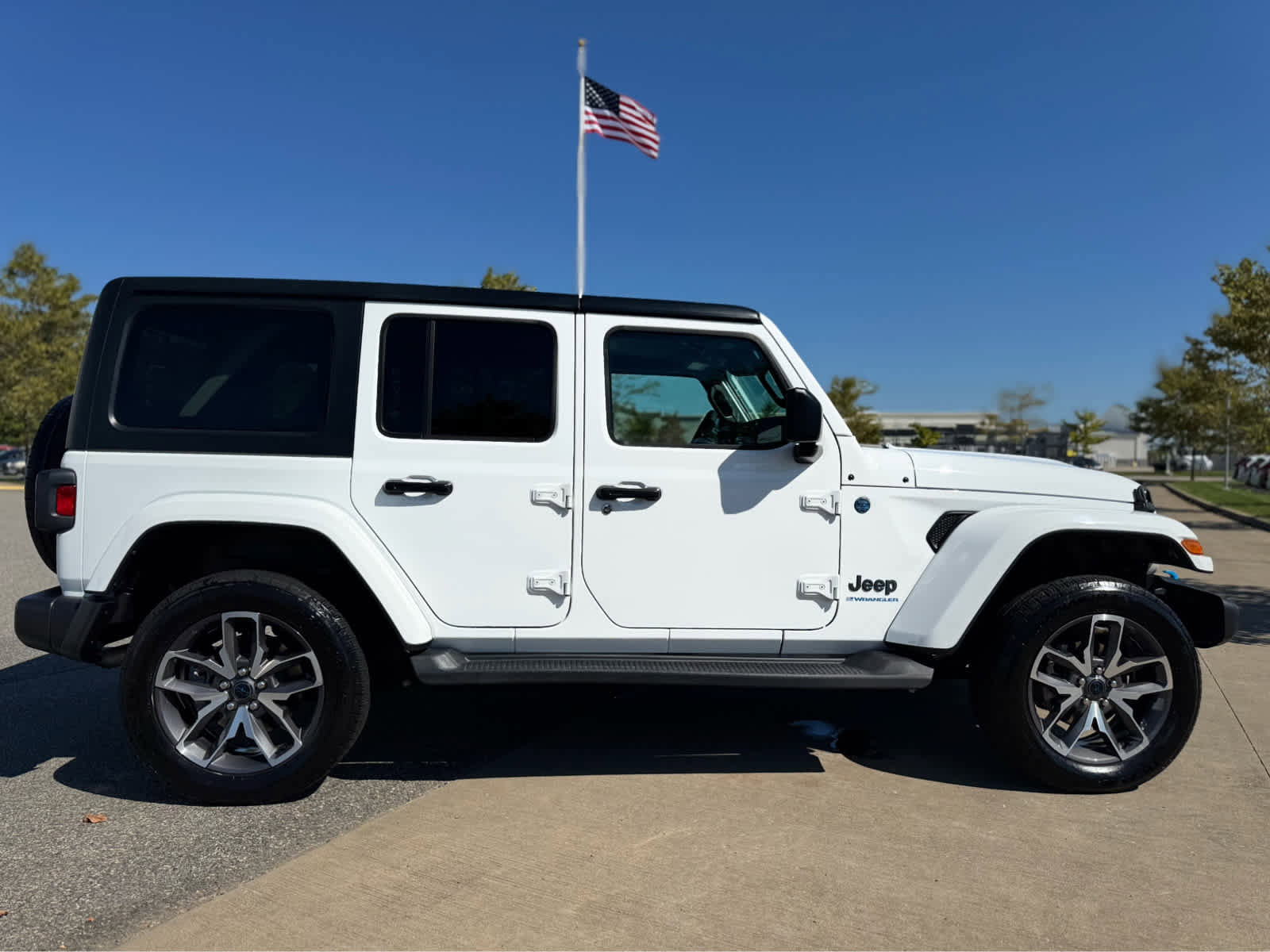 Used 2024 Jeep Wrangler Sport S w/ Convenience Group image 10