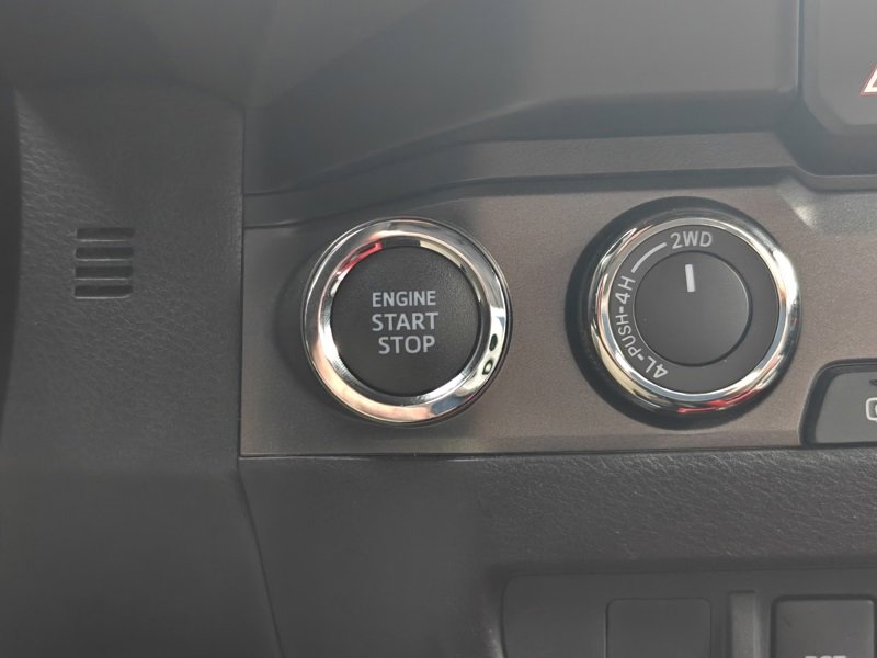 Used 2021 Toyota Tacoma TRD Off-Road image 29