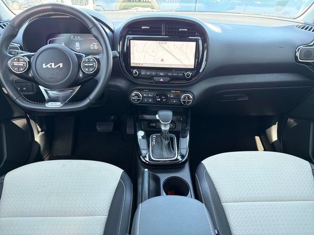Certified 2024 Kia Soul GT-Line FWD image 9