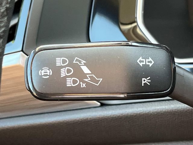 Used 2022 Volkswagen Jetta SEL FWD image 38