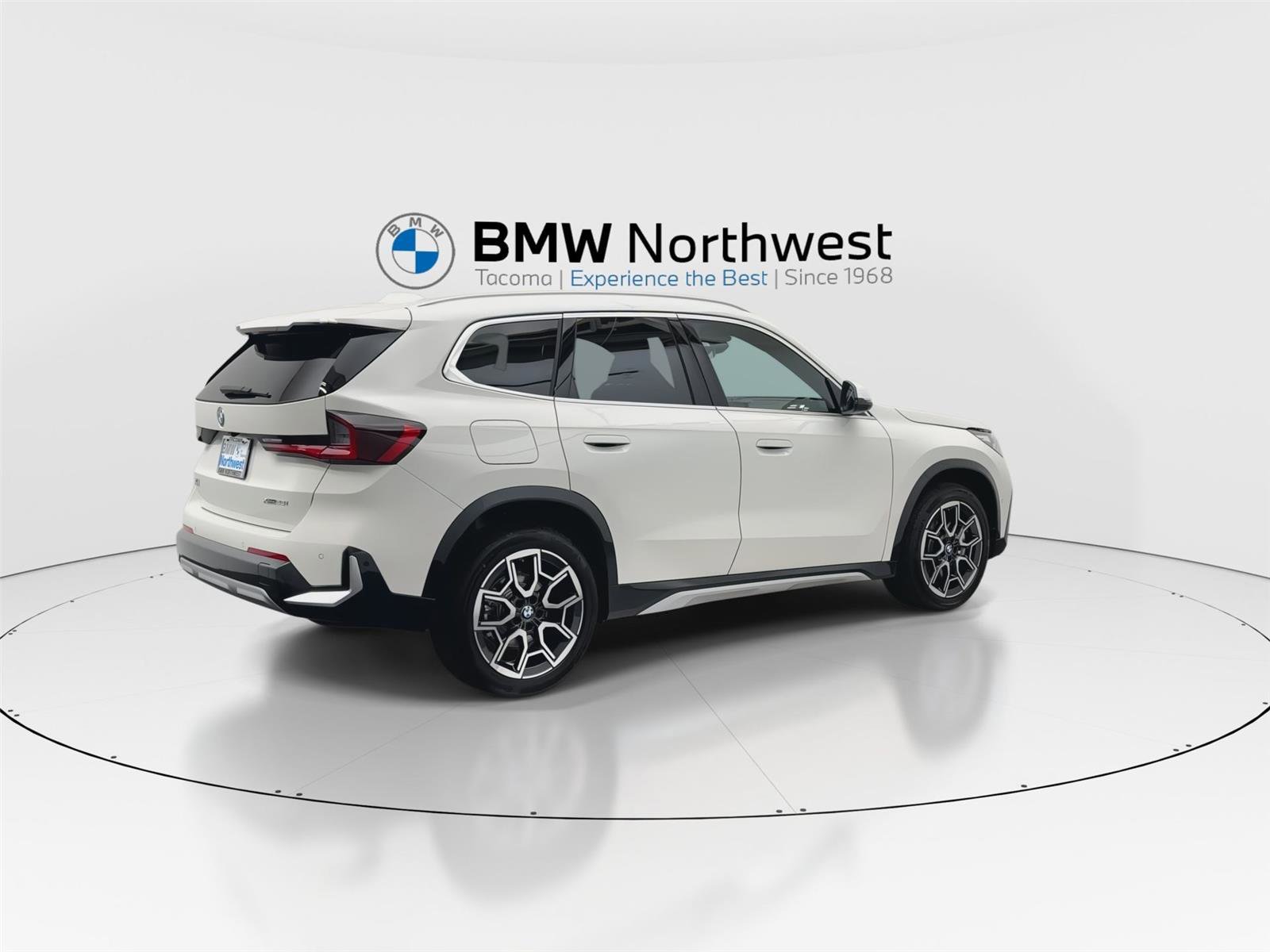 New 2026 BMW X1 xDrive28i w/ Technology Package AWD/4WD image 3