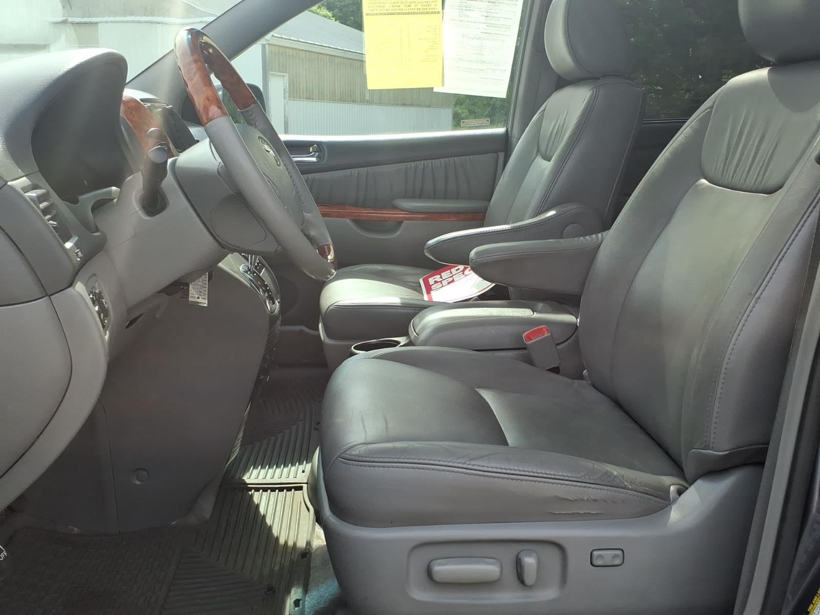 Used 2009 Toyota Sienna XLE Limited FWD image 8