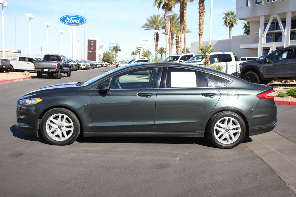 Used 2016 Ford Fusion SE image 4
