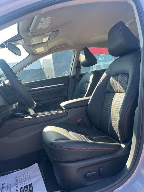 New 2025 Nissan Altima 2.5 SR image 9