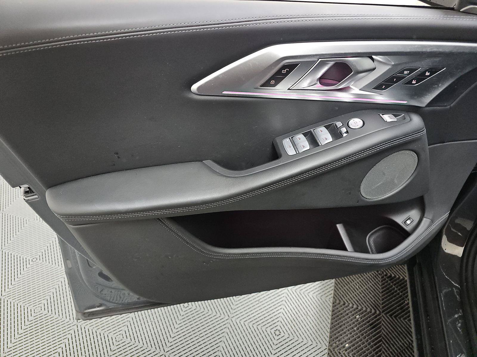 Certified 2023 BMW XM AWD/4WD image 10