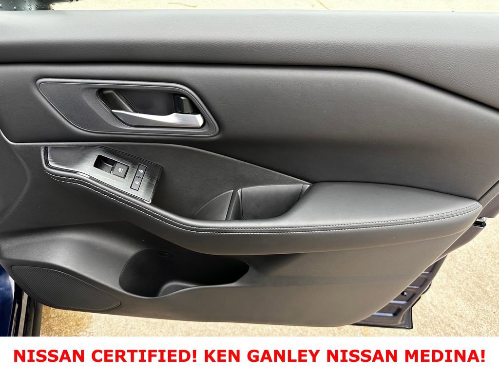 Certified 2026 Nissan Rogue SV AWD/4WD image 49