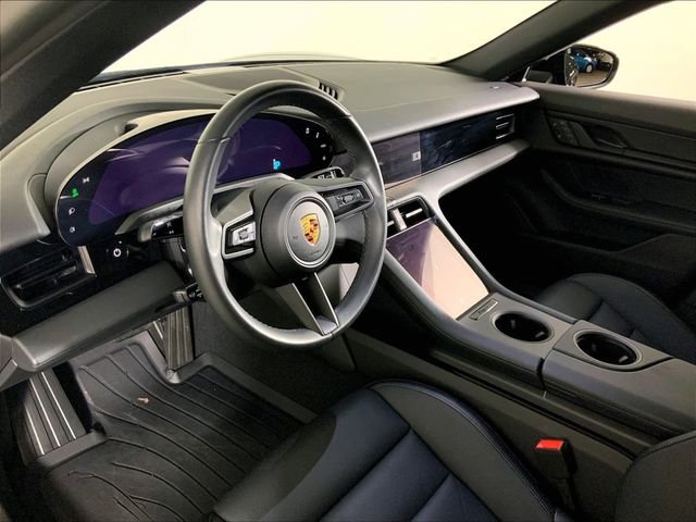 Used 2022 Porsche Taycan image 4