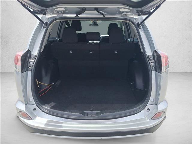 Used 2018 Toyota RAV4 XLE FWD image 6