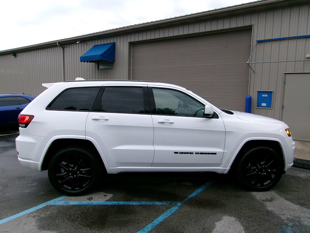 Used 2022 Jeep Grand Cherokee Laredo X AWD/4WD image 6