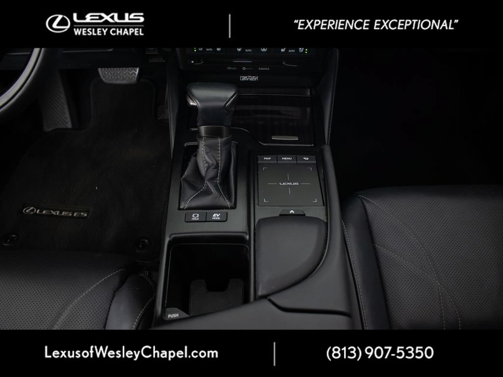 Used 2021 Lexus ES 300h Ultra Luxury w/ Accessory Package 2 FWD image 32