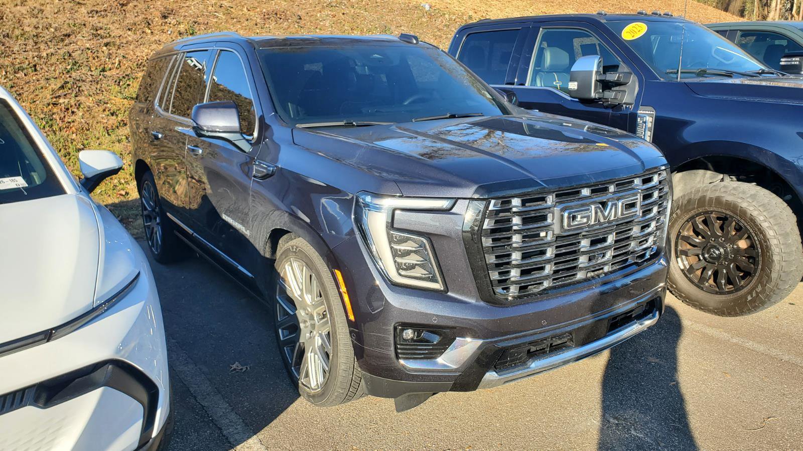 Used 2025 GMC Yukon Denali Ultimate image 2