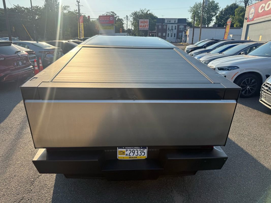 Used 2024 Tesla Cybertruck AWD Crew Cab image 7