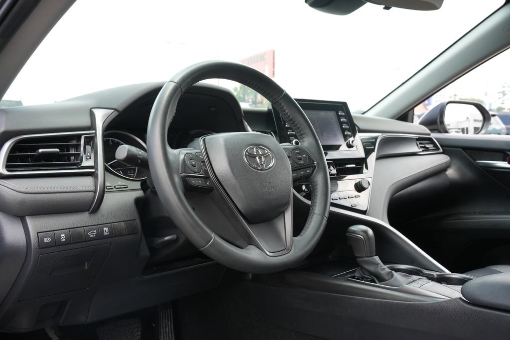 Used 2023 Toyota Camry SE FWD image 14
