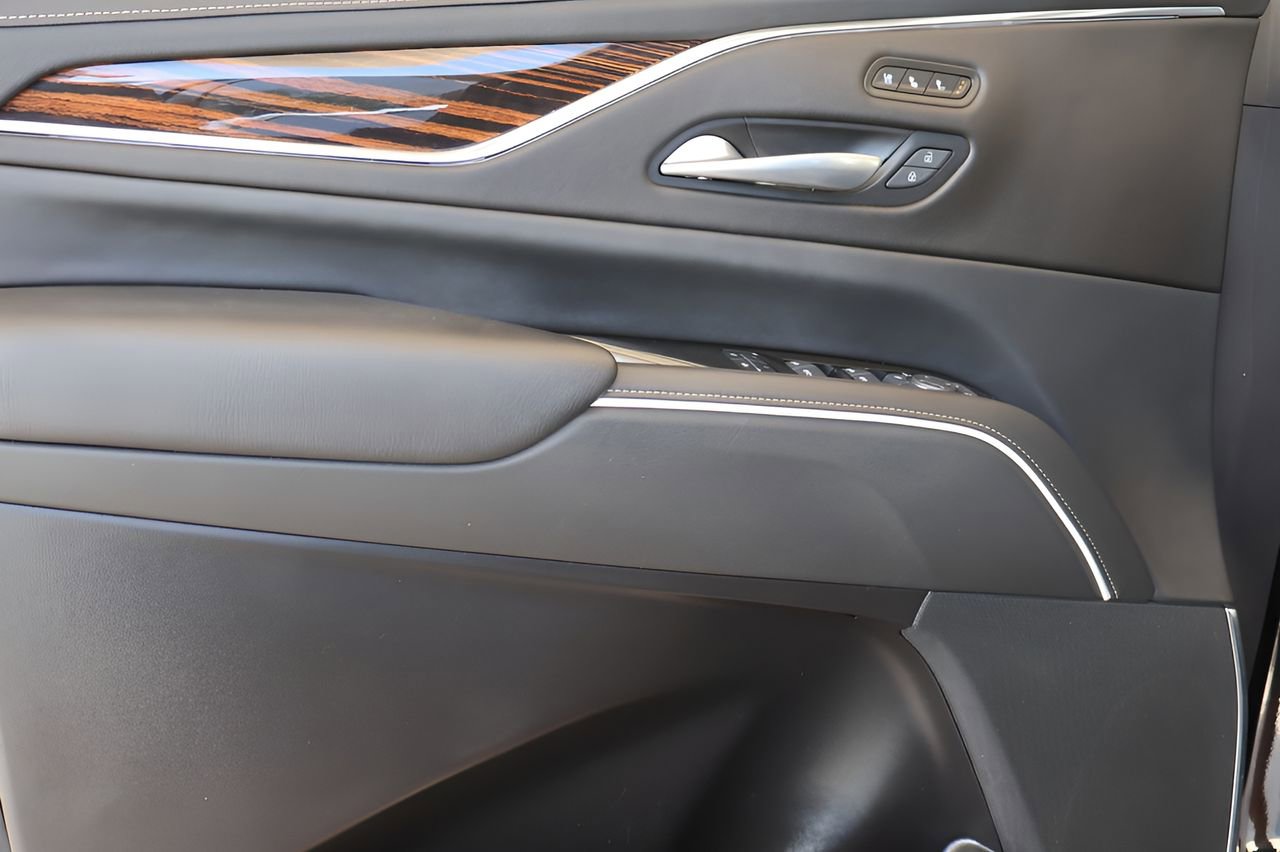 Certified 2024 Cadillac Escalade ESV Premium Luxury image 10