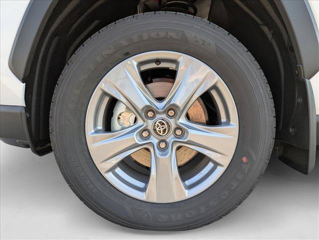 New 2025 Toyota RAV4 XLE w/ Convenience Package AWD/4WD image 10