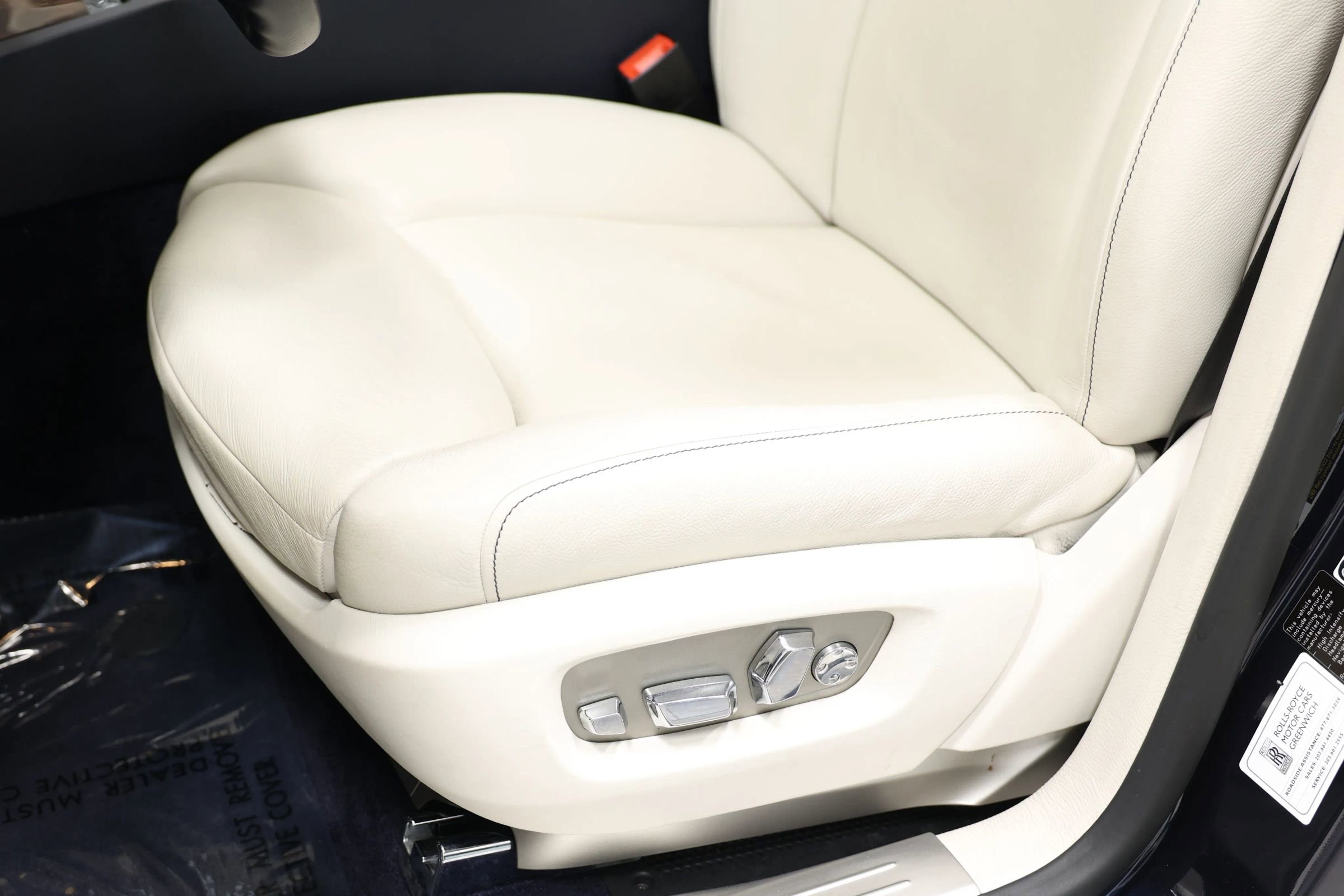 Used 2015 Rolls-Royce Ghost image 18
