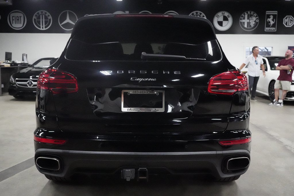 Used 2017 Porsche Cayenne Platinum Edition AWD/4WD image 4