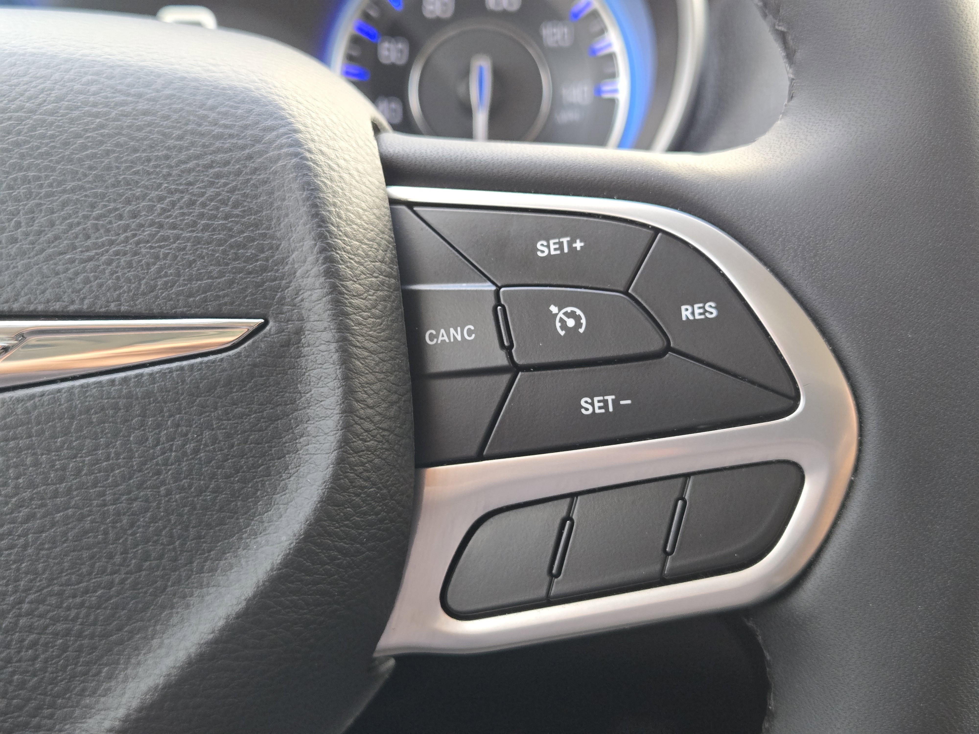 Used 2023 Chrysler 300 Touring L w/ Comfort Group RWD image 30