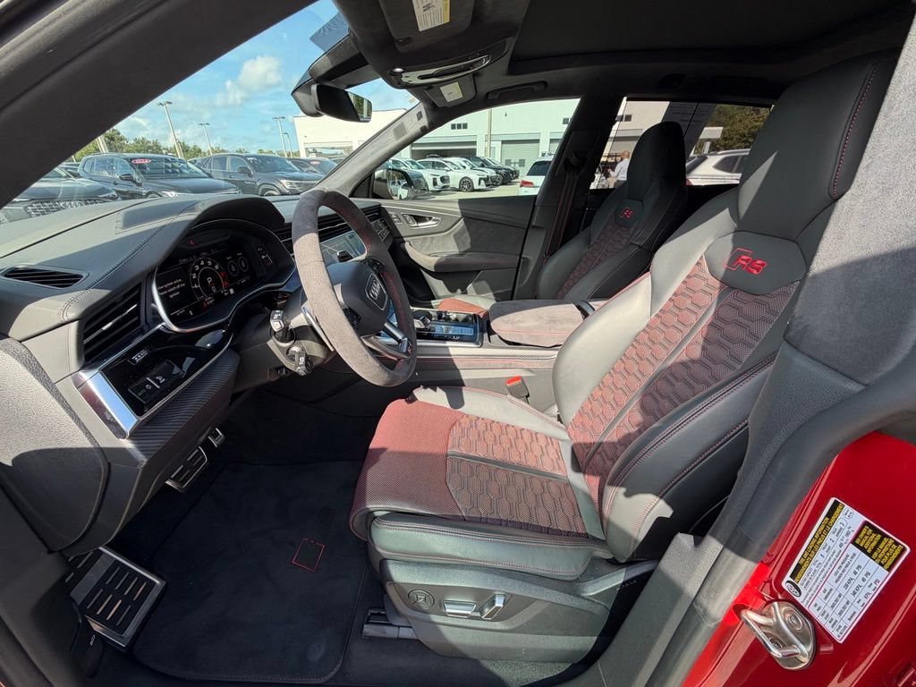 Certified 2025 Audi RS Q8 performance AWD/4WD image 5