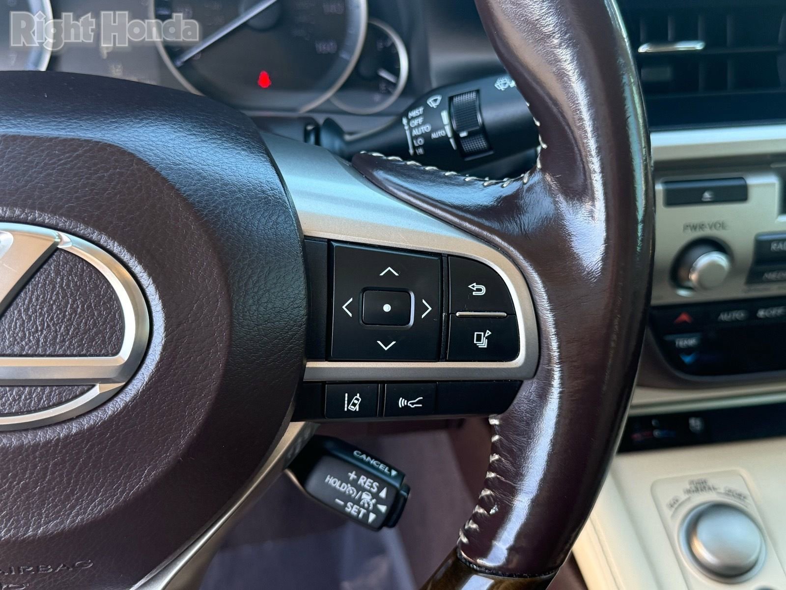 Used 2017 Lexus ES 350 w/ Premium Package image 16