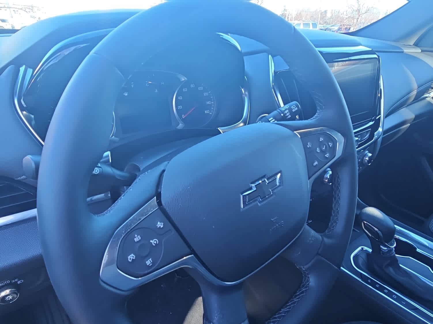 Used 2023 Chevrolet Traverse LT w/ Midnight/Sport Edition image 5