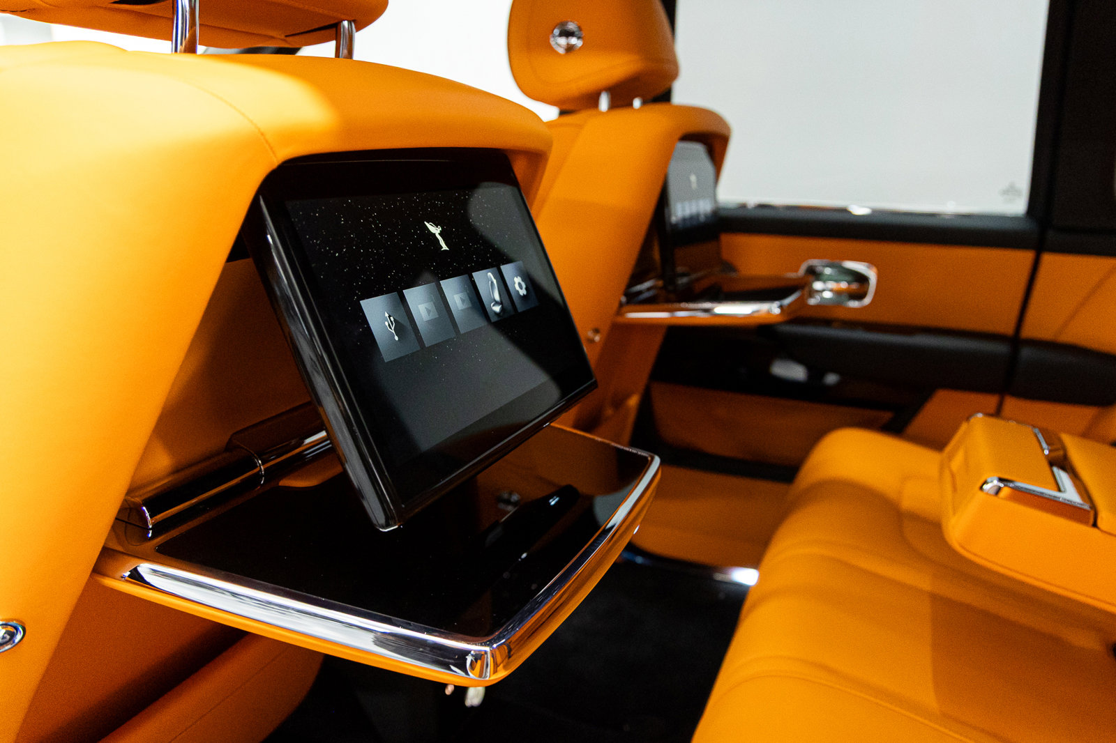 New 2026 Rolls-Royce Cullinan image 36