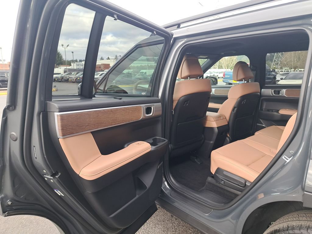 Used 2026 Hyundai Santa Fe Limited image 12