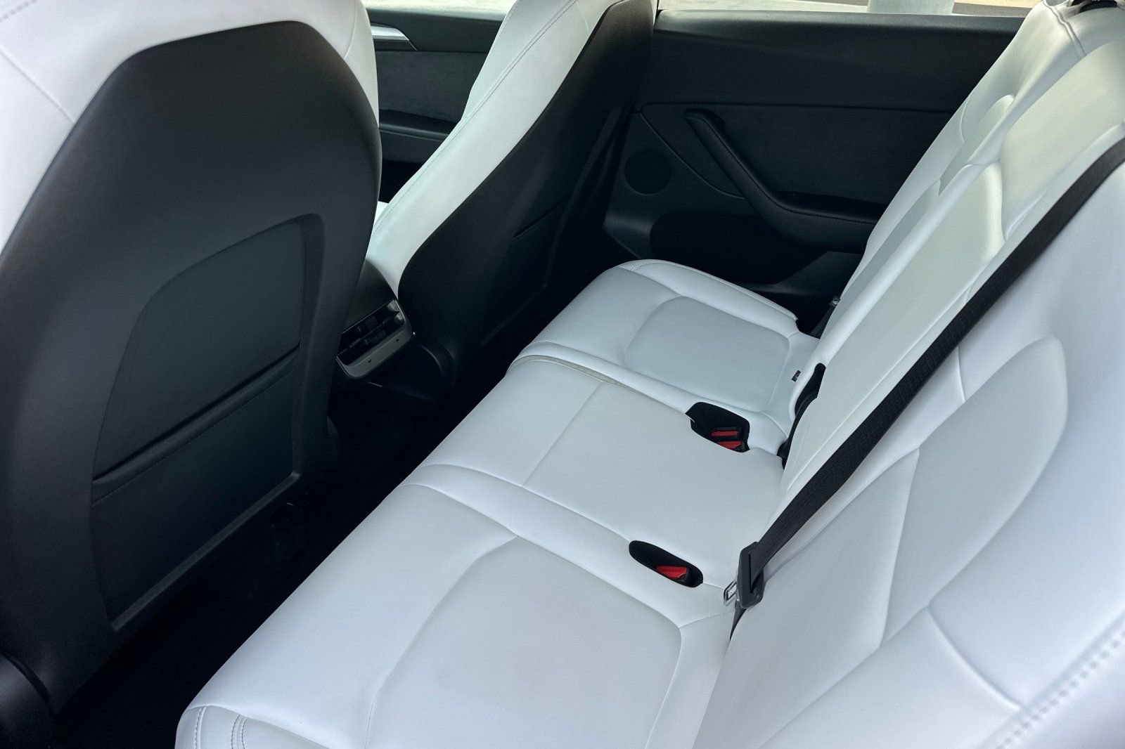 Used 2025 Tesla Model Y Long Range image 14